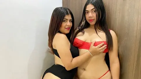 AlisonAndMia's live cam